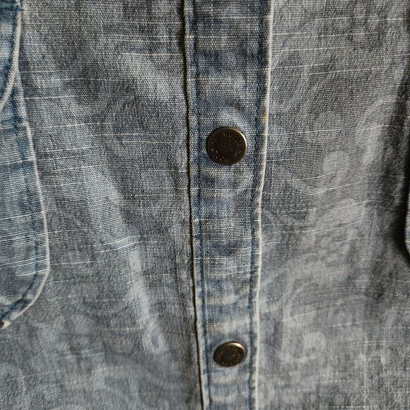 Woolrich Denim Shirt Jacket Snap Front Pockets Blue Floral Womens Size XL - Picture 5 of 10